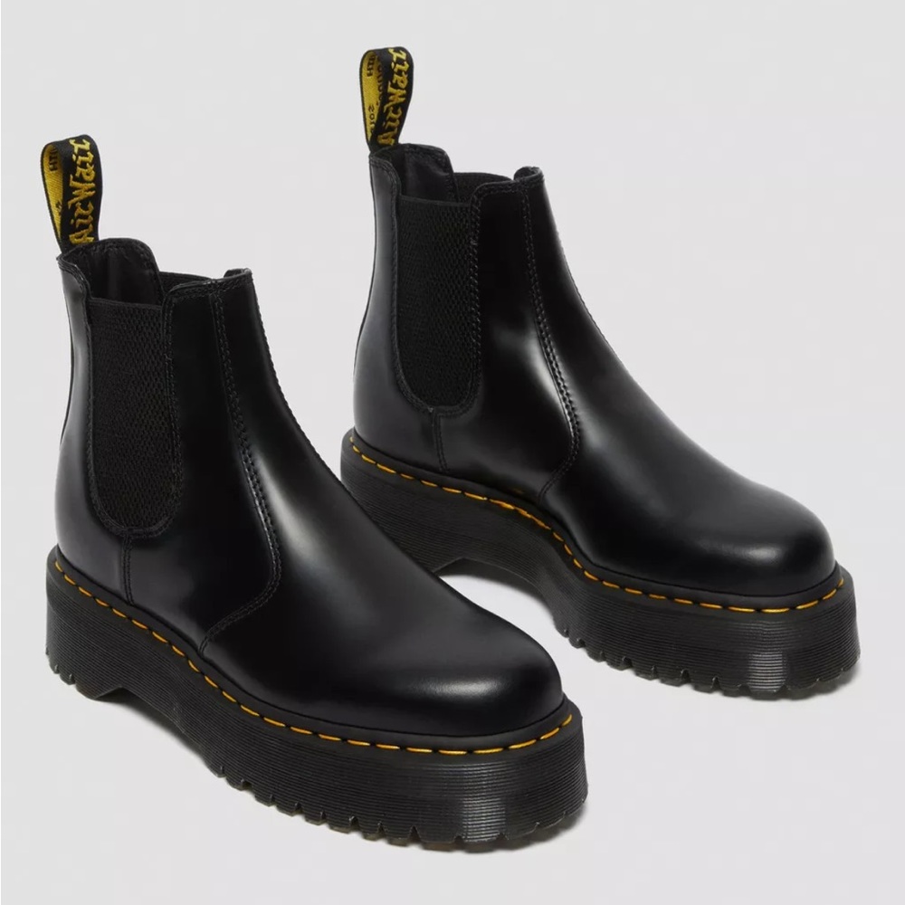 Dr martens 2976 SMOOTH LEATHER PLATFORM CHELSEA BOOTS doc black new chunky boot